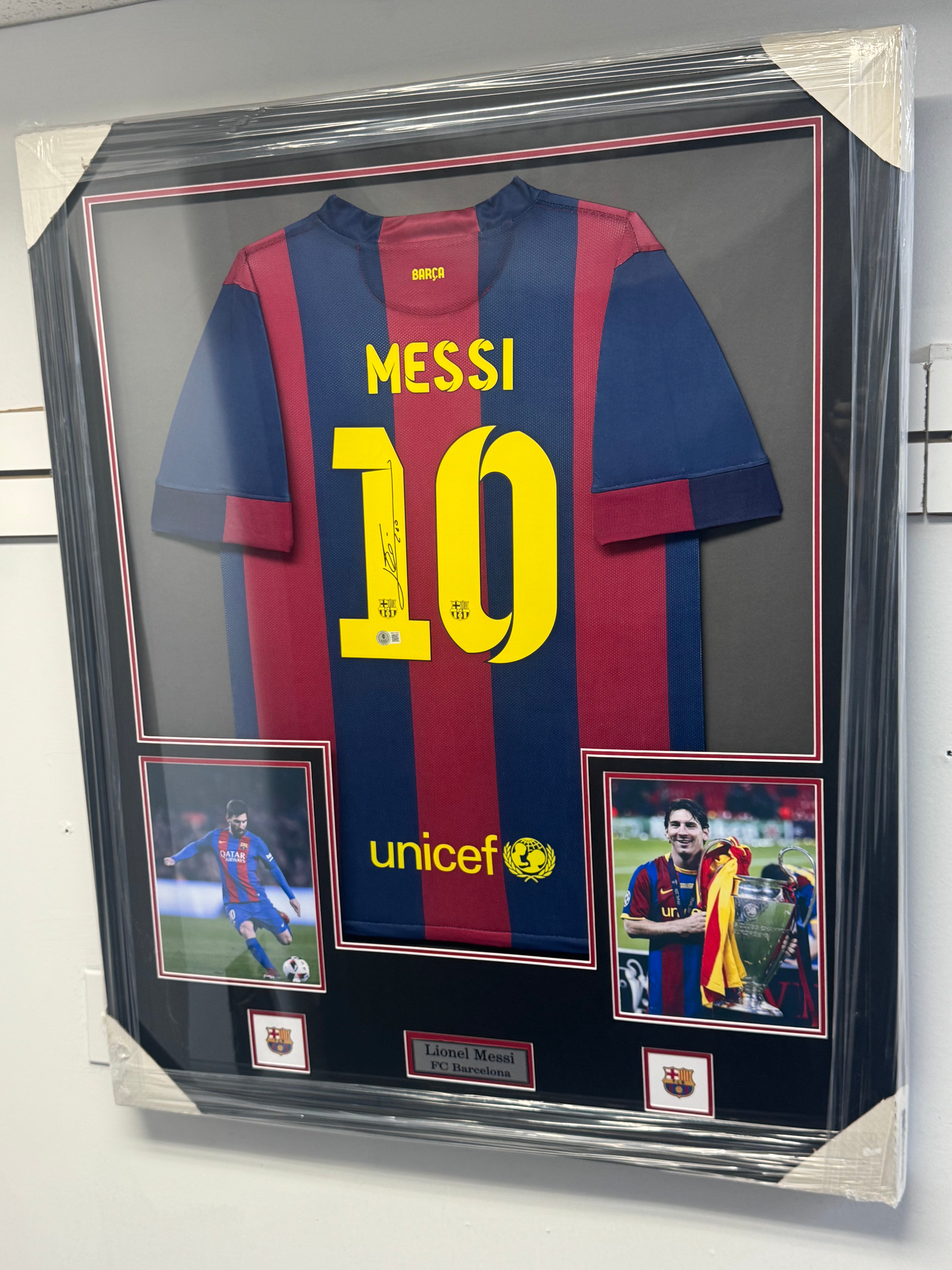 Lionel Messi Signed and Authenticated Beckett Jersey Barcelona