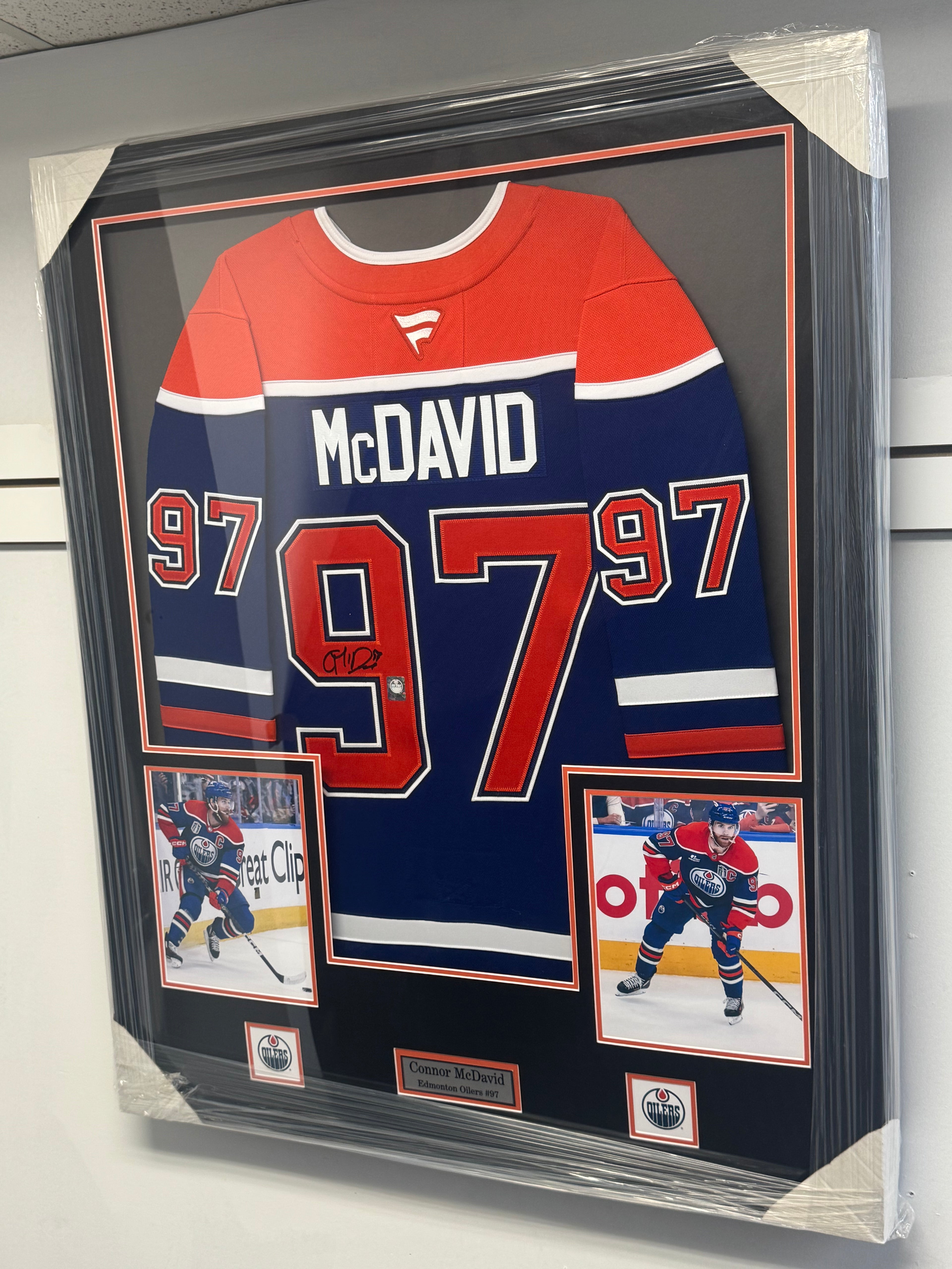Connor McDavid Signed Framed Fanatics Oilers Authenticated Jersey