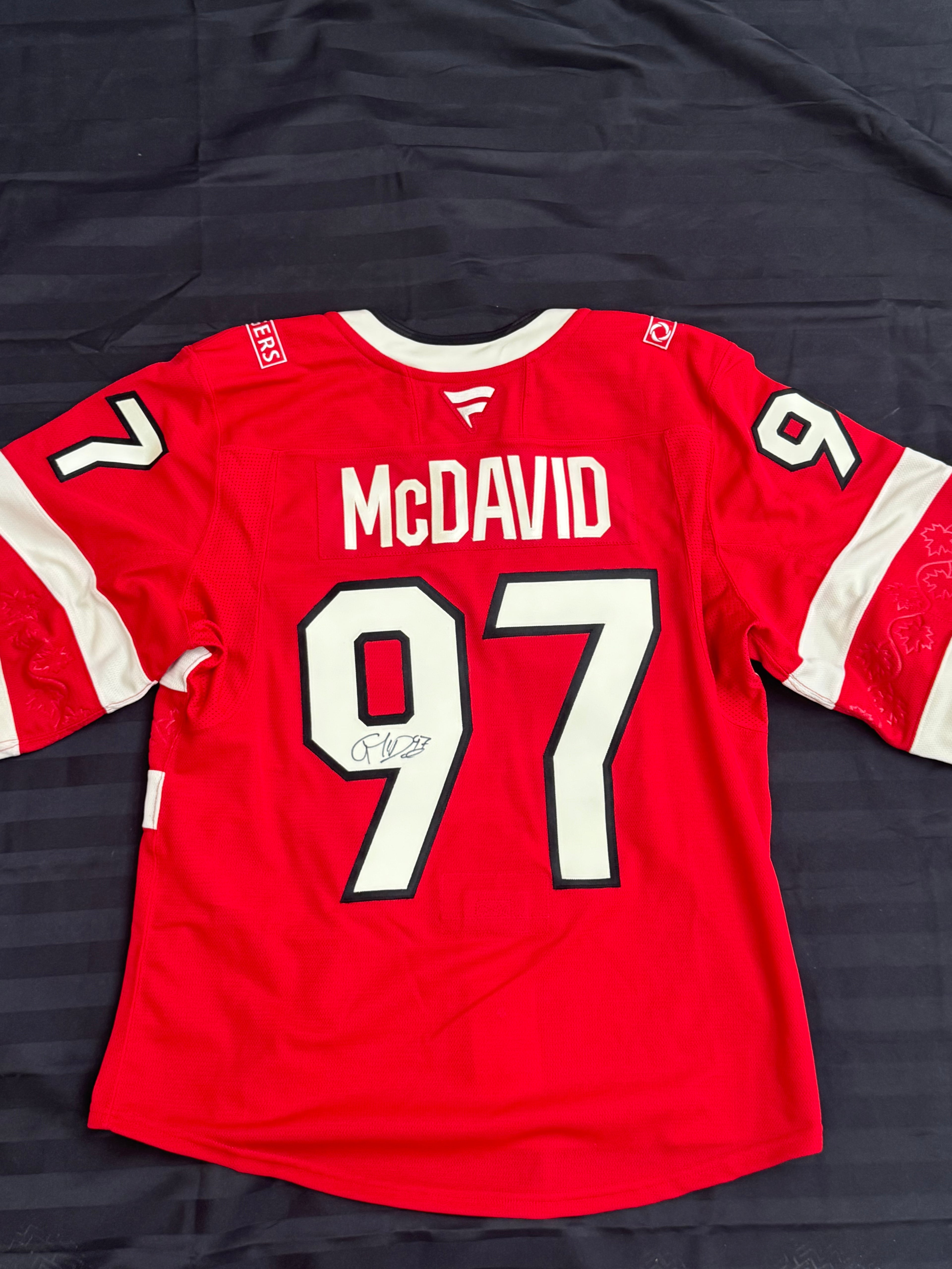 Connor McDavid Signed Team Canada Jersey Authenticated