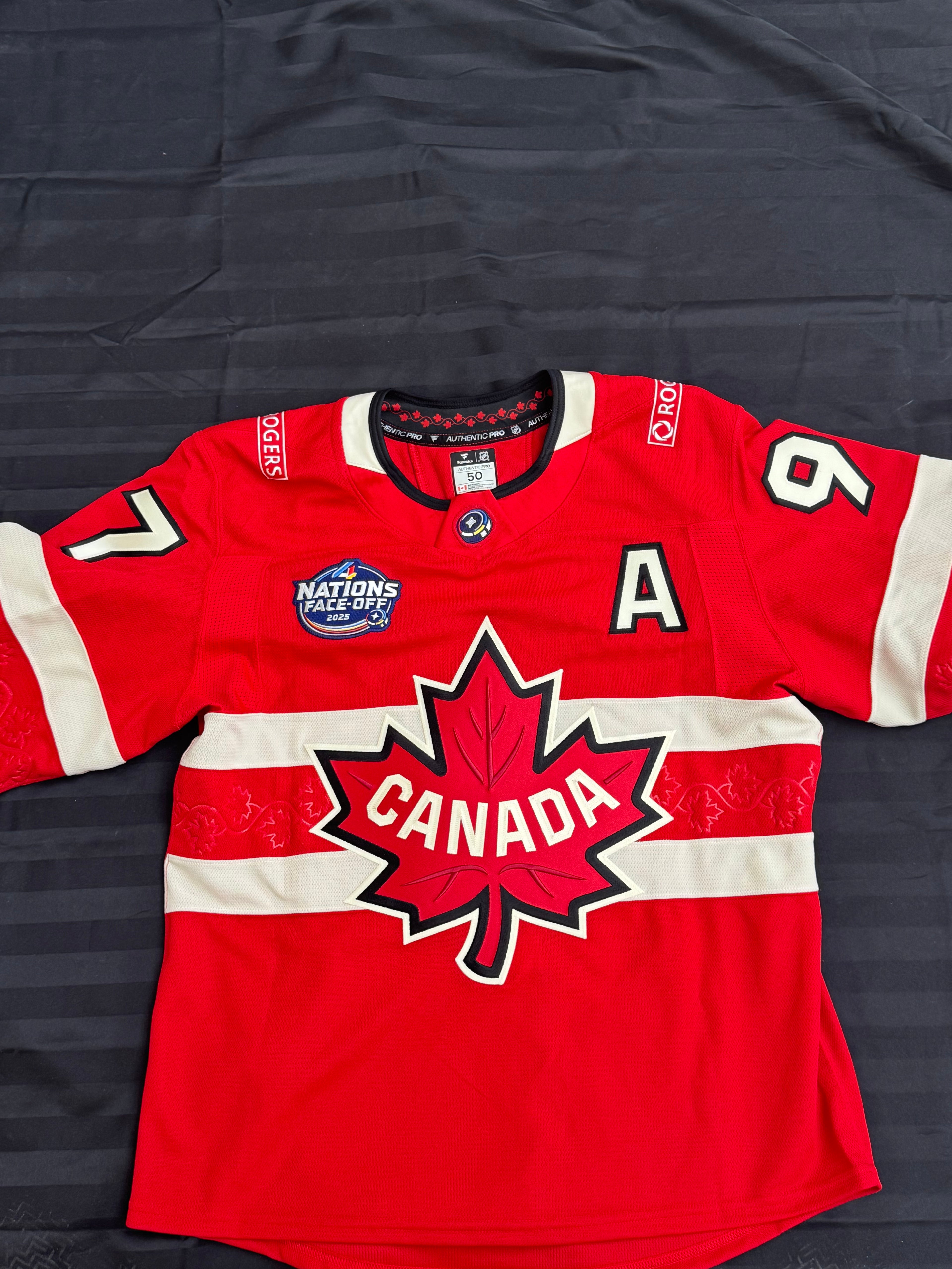 Connor McDavid Signed Team Canada Jersey Authenticated